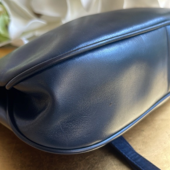 Salvatore Ferragamo Shoulder Bag Clutch In Navy Leather - Picture 8 of 16